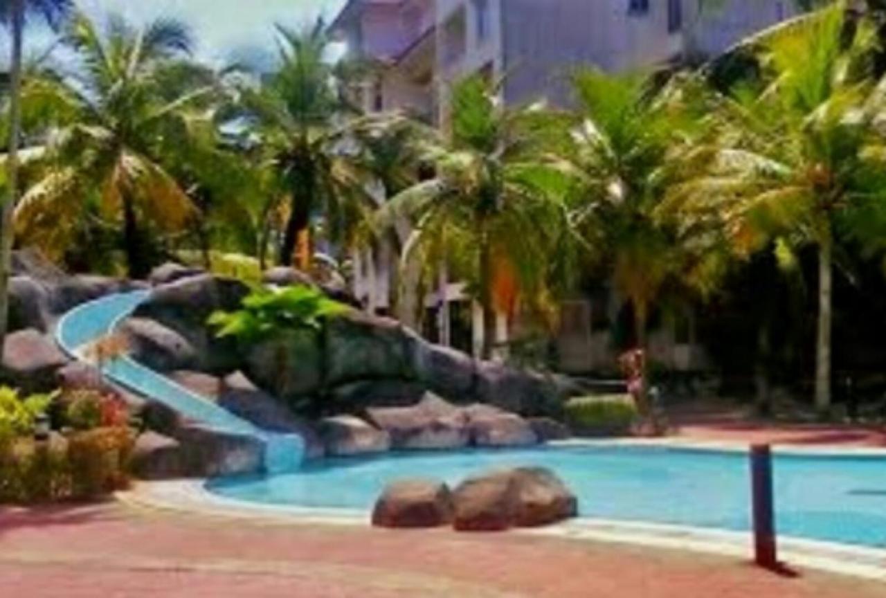 Hagia Medina Muslims Guesthouse Port Dickson Esterno foto