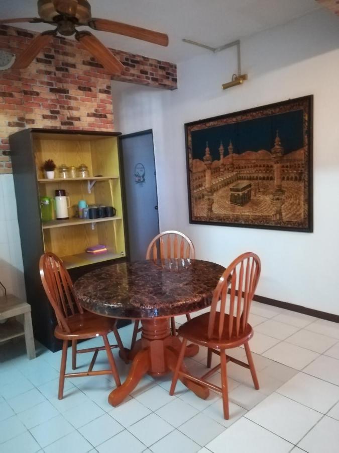 Hagia Medina Muslims Guesthouse Port Dickson Esterno foto